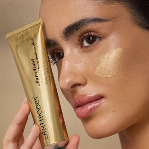 Antipodes Aura Gold Manuka Honey Radiance Mask 75ml official atmosphere image