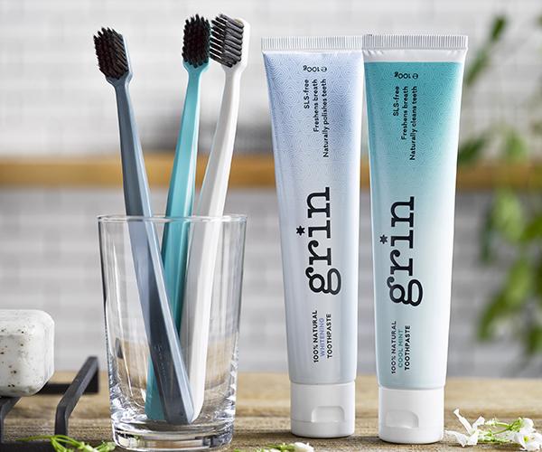 Grin Charcoal-Infused Biodegradable Brush - Four Colors